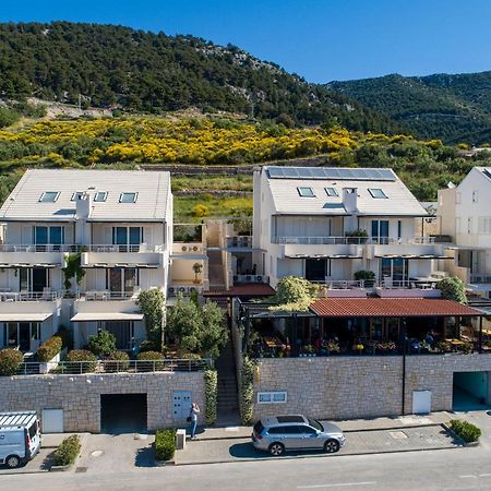 Apartments Villa Azzurra Bol Exterior photo
